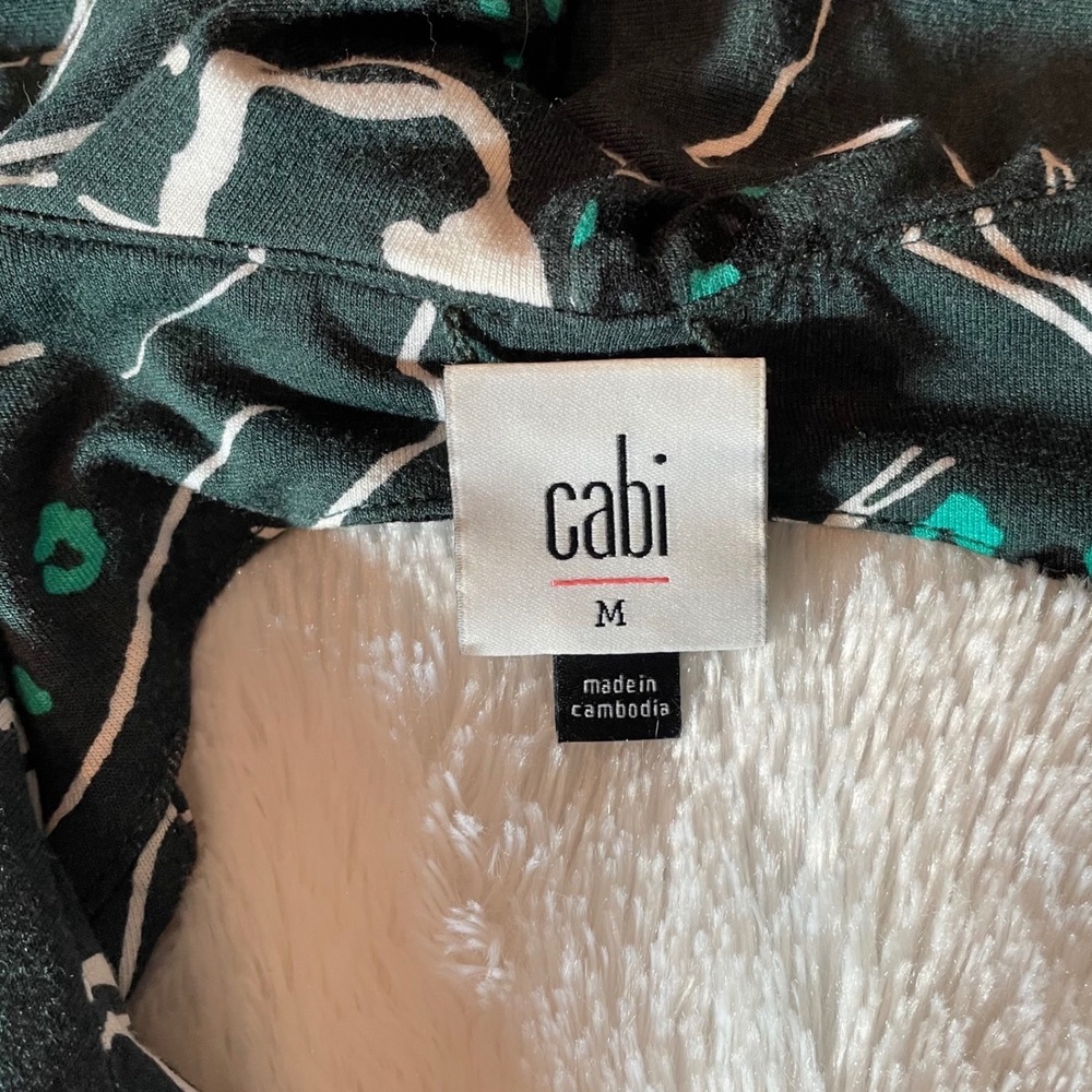 Cabi Green Floral Ruffle V-Neck Long Sleeve Wrap Dress Size M Whimsical Feminine - Picture 4 of 8